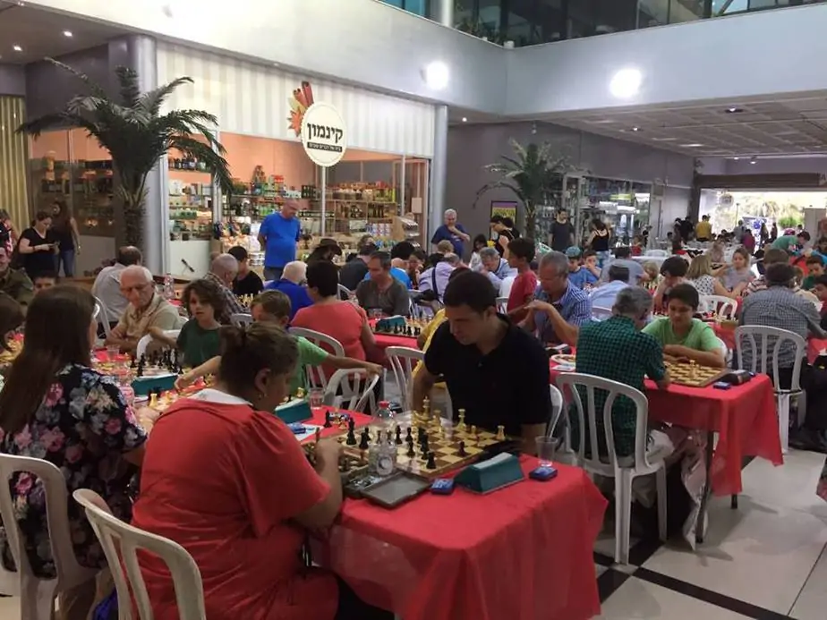 טורניר שחמט לעיוורים בגני תקווה