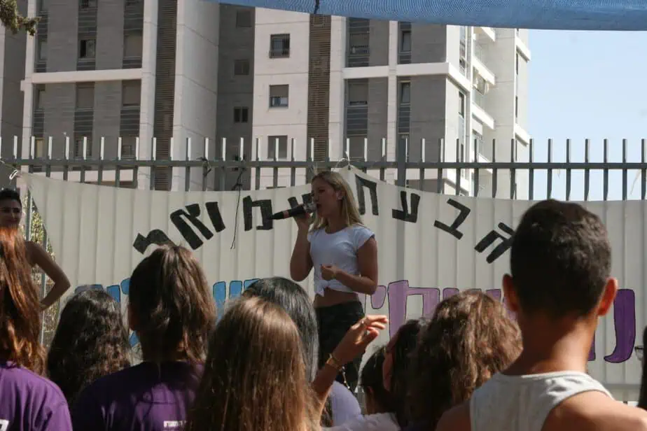 ארגון "משאלת לב" מוכר כמי שייעודו הגשמת משאלות לבם של ילדים החולים במחלה מסכנת חיים. בשישי האחרון "התגייסו" מועדוני הנוער של גבעת שמואל - אילנוער וקרית אלון