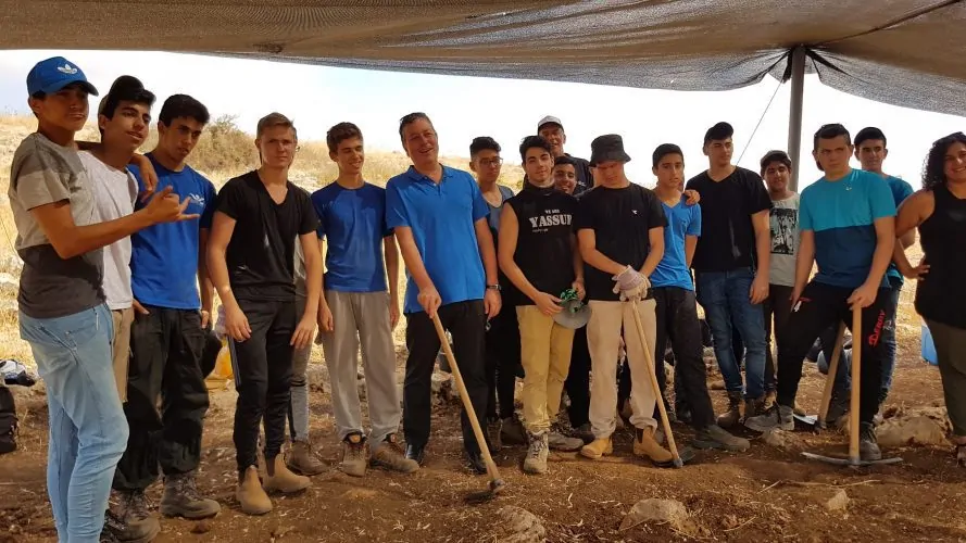 בני נוער מקריית אונו בעבודות חופשת הקיץ באתרים ארכיאולוגיים