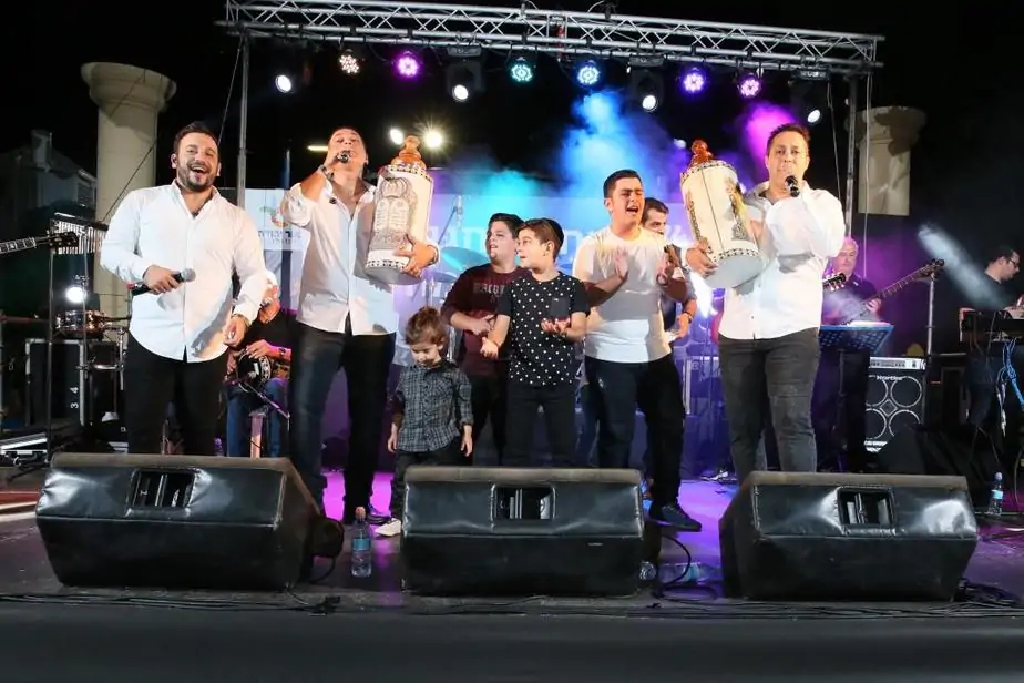 באור יהודה חגגו את שמחת תורה