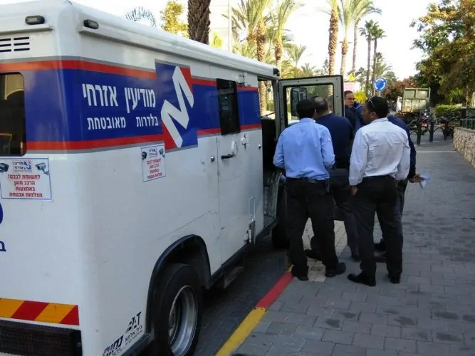 משאית כסף נשדדה בגני תקווה. צילום אונו ניוז
