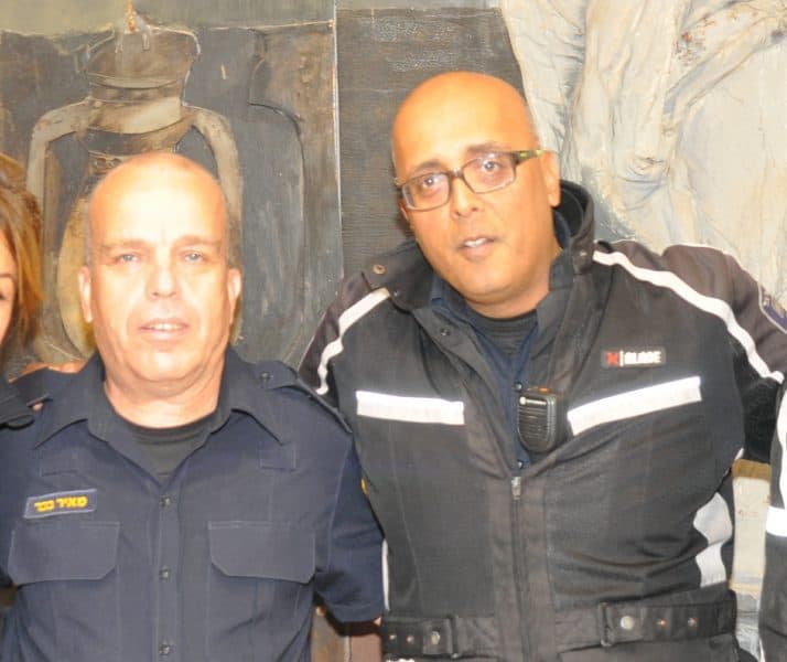 מיקי שמואל ומאיר בכיר שוטרים קהילתיים אור יהודה