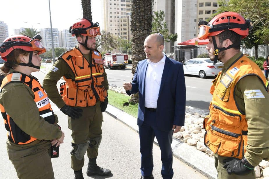 שר החינוך נפתלי בנט בתרגיל חירום באור יהודה