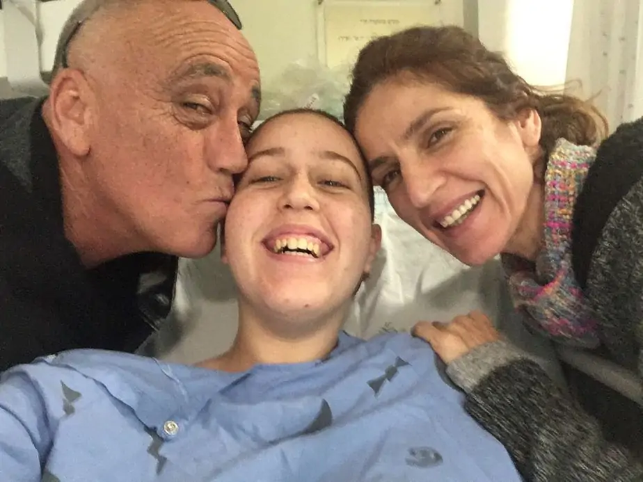 שירה אזולוס נלחמת בסרטן