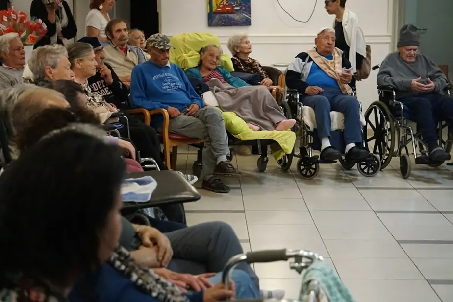 המרכז ללימודים אקדמאים מתגייס למען הקשישים
