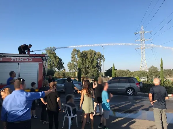 ילדי עמותת אתגרים במפגש עם לוחמי האש