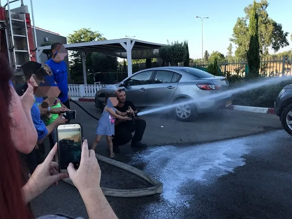 ילדי עמותת אתגרים במפגש עם לוחמי האש