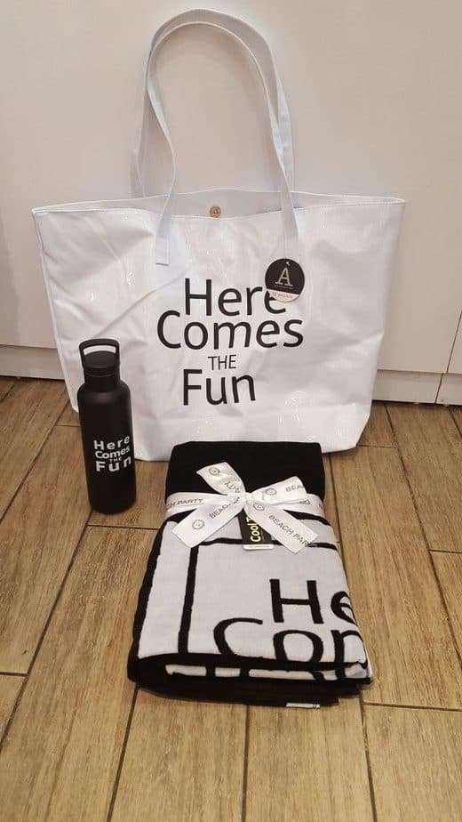 ורדינון - תיק ים מויניל- 59.90 ש''ח תרמוס לחום וקור- 59.90 ש''ח מגבת חוף 1X1.7 מטר- 59.90 ש''ח ורדינון - תיק ים מויניל- 59.90 ש''ח תרמוס לחום וקור- 59.90 ש''ח מגבת חוף 1X1.7 מטר- 59.90 ש''ח