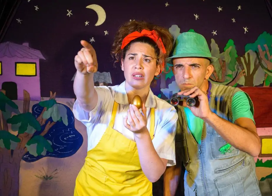צביקה הבלש והתרנגולת של גברת כרבולת. תוכן מקודם