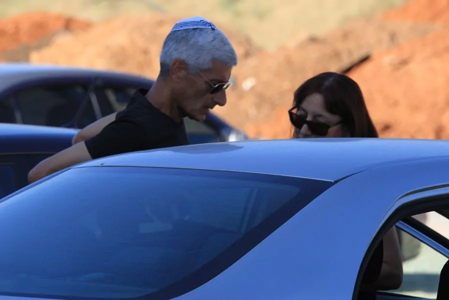 דוד יוסף מחוץ לכלא