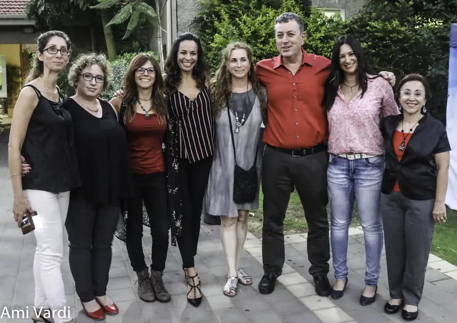 ראש העיר ישראל גל ורעייתו גלית יחד עם המרצות בסגנון TED. קרדיט צלם: עמי ורדי