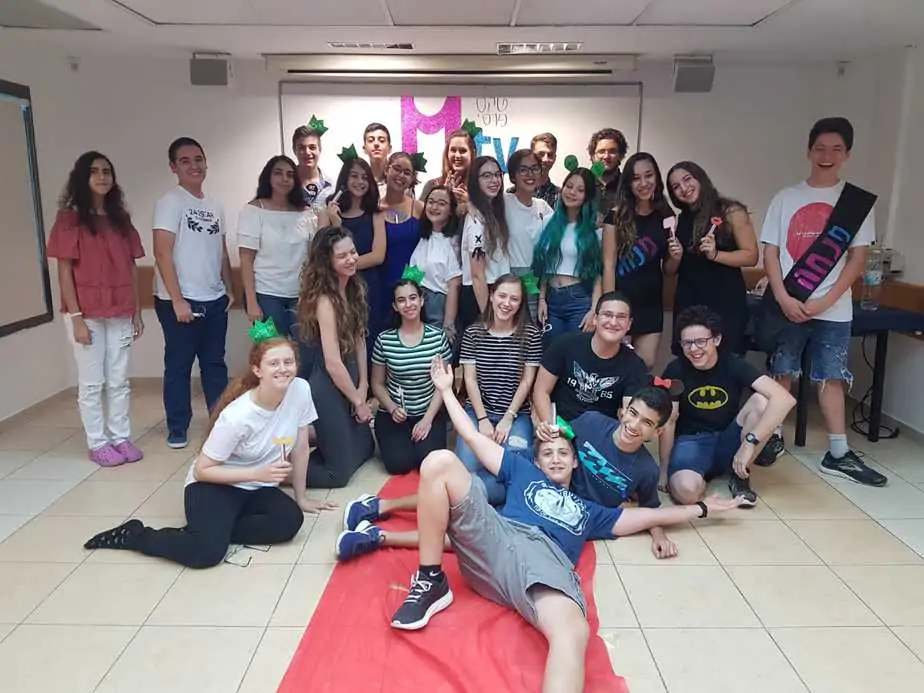 תנועת צב''ר