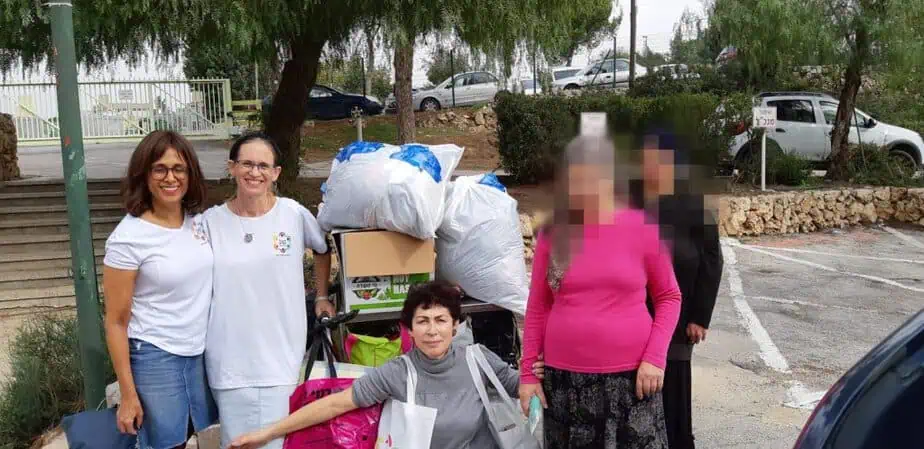 יום מחזירים אהבה: נשות גבעת שמואל. צילום - יח''צ מעגל נשים