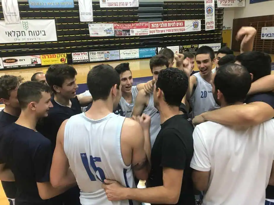 נבחרת הכדורסל של בן צבי עולה לחצי הגמר