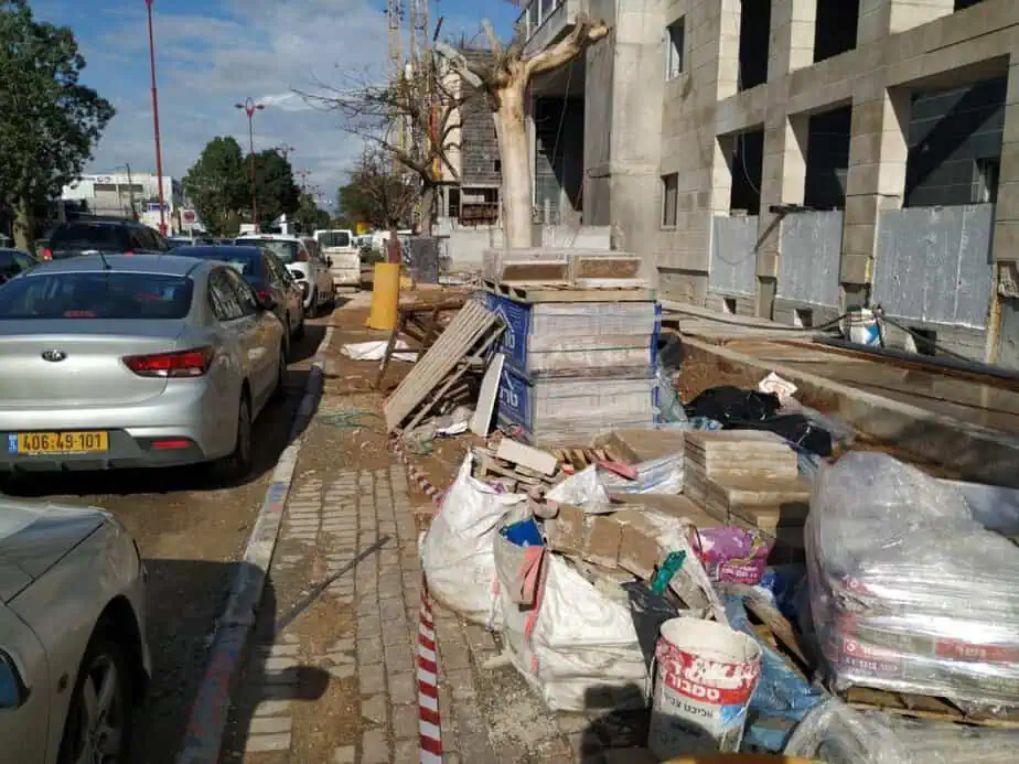 סכנות בטיחות באתרי בנייה ביהוד