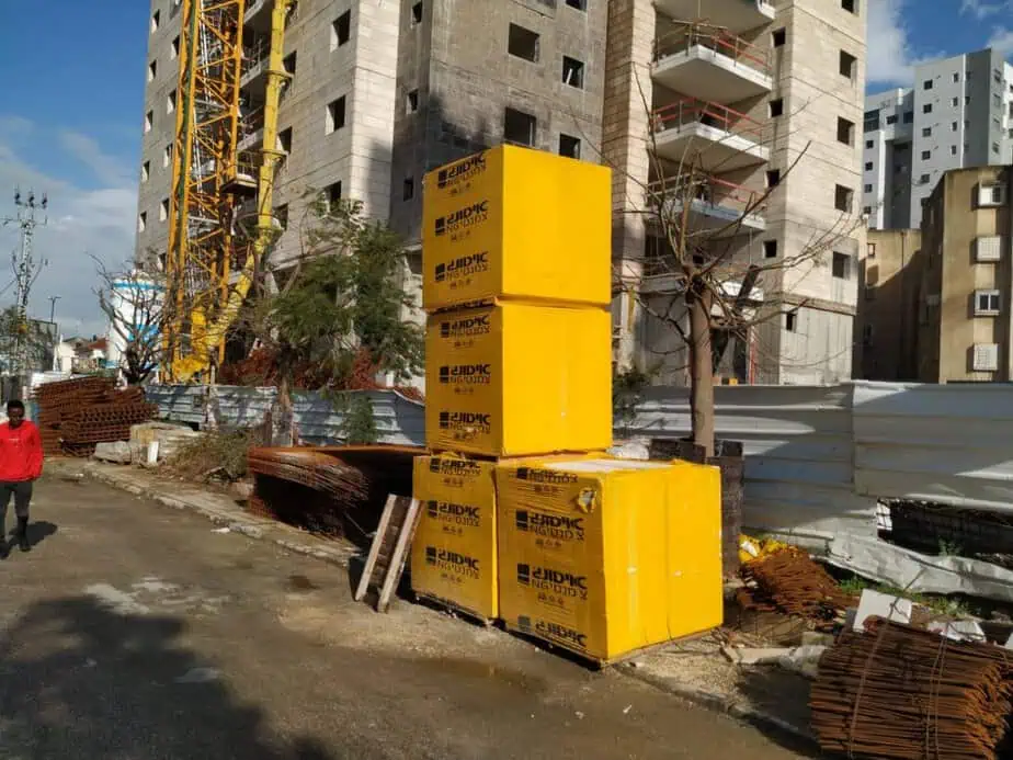סכנות בטיחות באתרי בנייה ביהוד