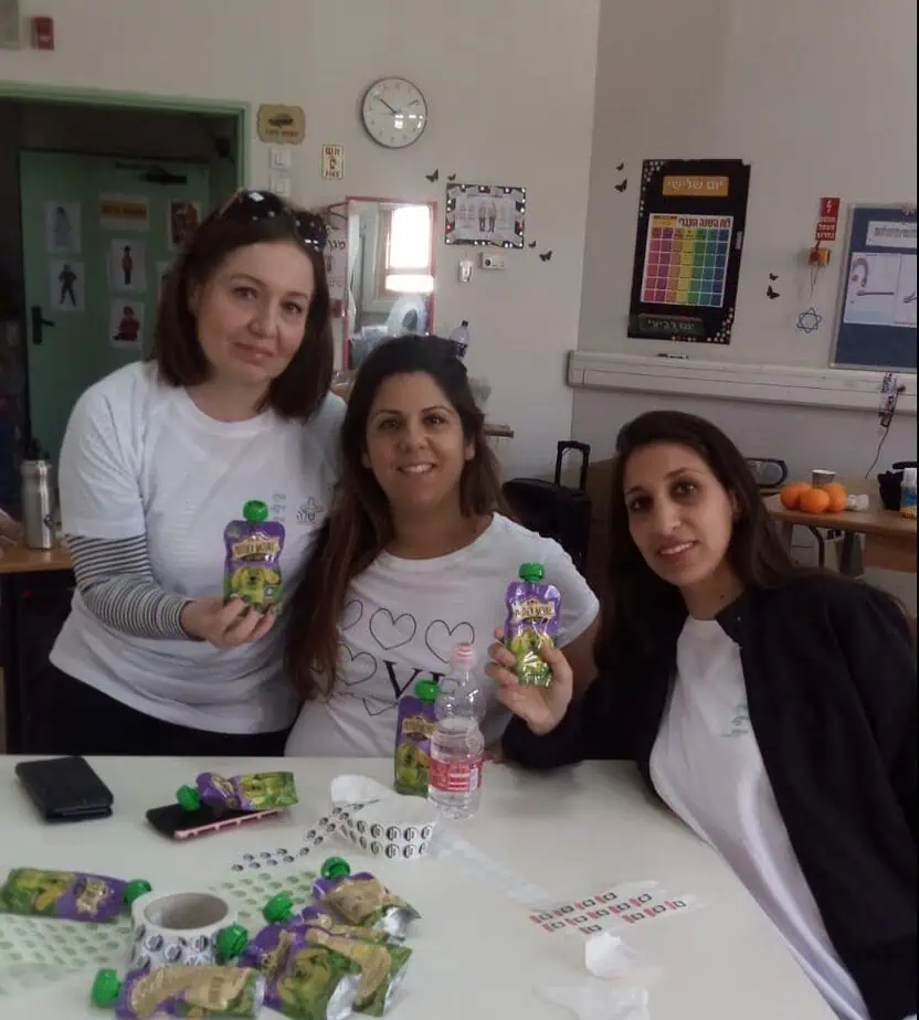 מימין רינת מנהלת המרפאה בקראון, מעין מנהלת מרפאת בני ברק ולובה מנהלת מרפאת כללית רפואה משלימה רמת גן