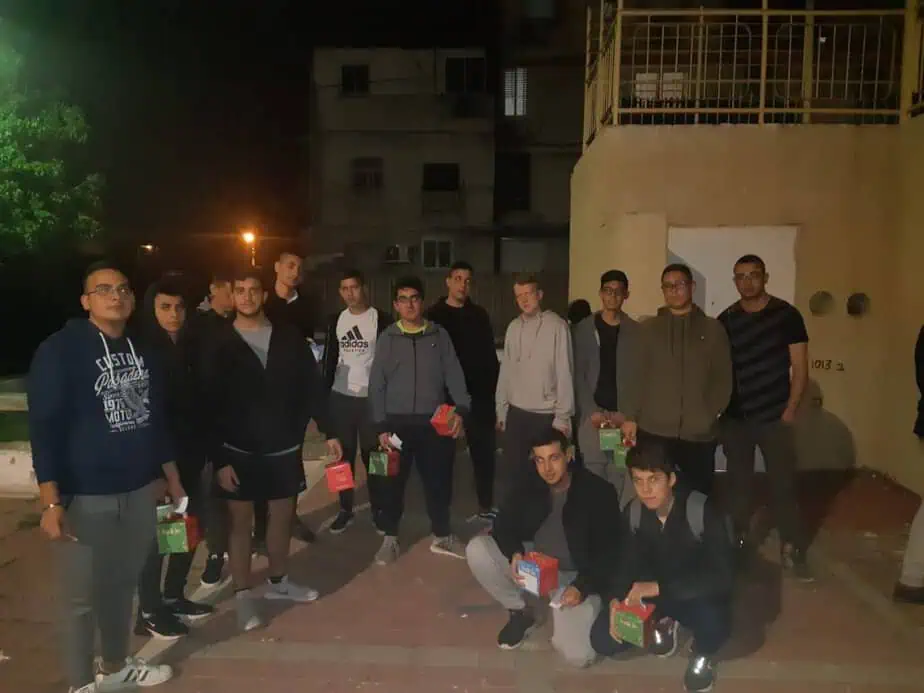 חלוקת משלוחי מנות מועדון הדוקטור