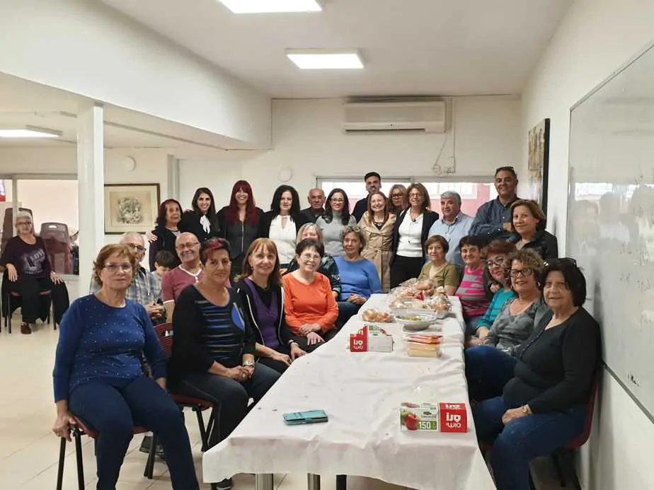 כריך 10 עם ראש העיר ליאת שוחט, נציגי ארגון נותנים באהבה, סגני ראש העיר, הרכזים והמתנדבים