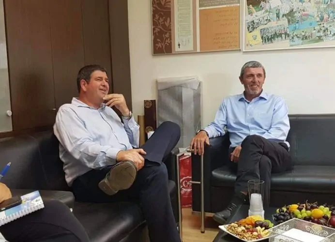 השר פרץ בגבעת שמואל