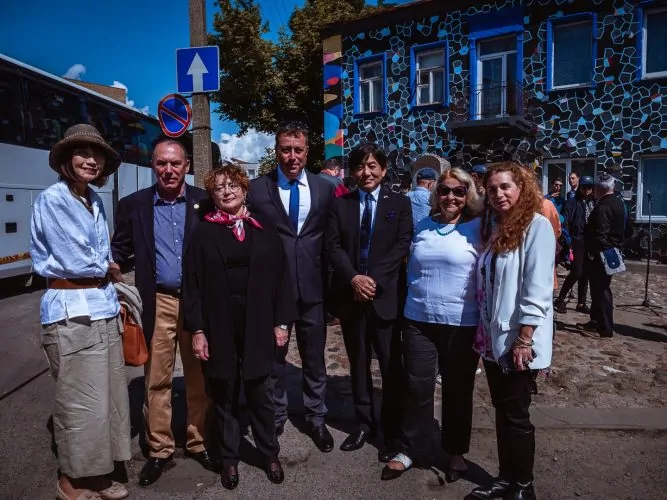 קריית אונו - ביקור המשלחת בליטא