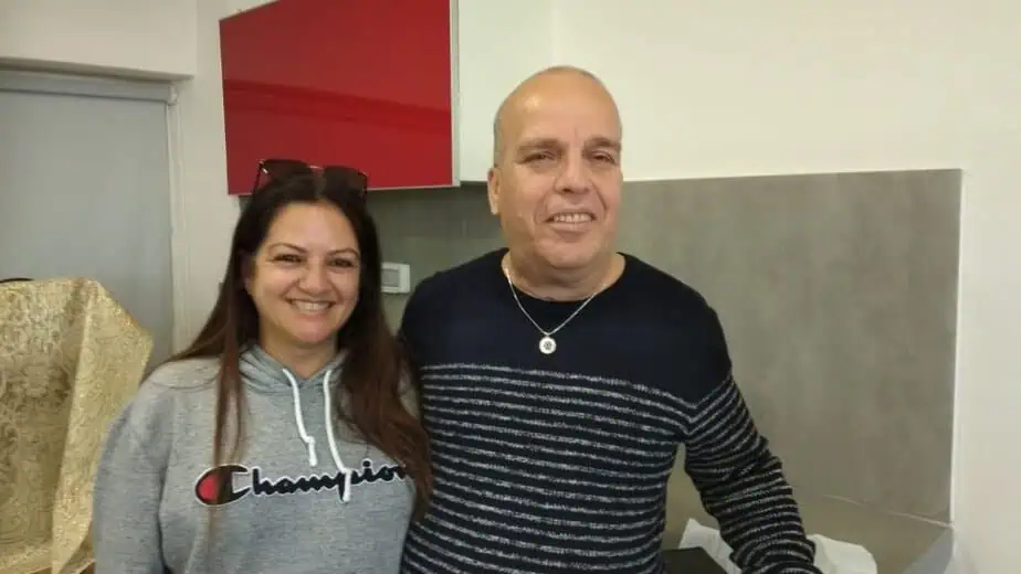 מאיר עם אשתו