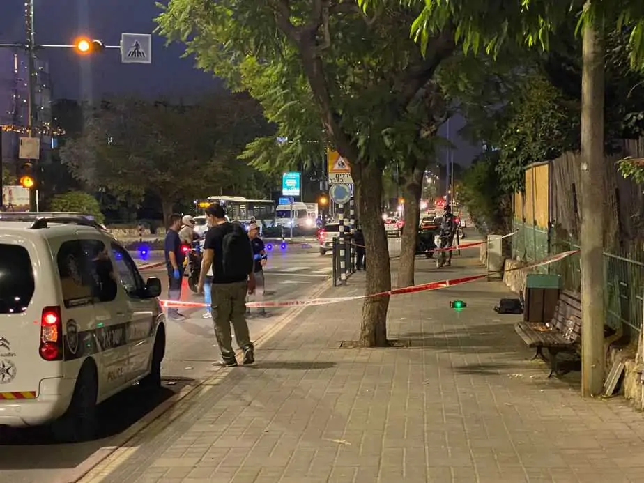 אחת מזירות הירי בקריית אונו. צילום: אונו NEWS
