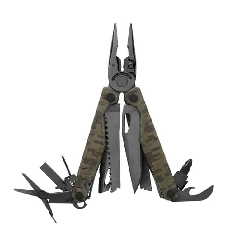 כלי רב תכליתי Leatherman Charge Plus, 999 שח, להשיג בחנויות המטיילים המובחרות, יחצ חול