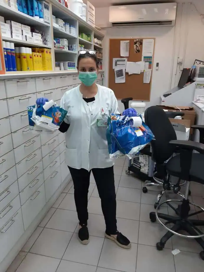חלוקת תרופות לחולי קורונה. צילום: ארכיון כללית מחוז גוש דן