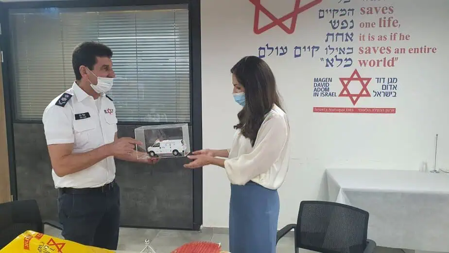 שרת התפוצות ומנכ"ל מד"א (צילום: דוברות מד"א)