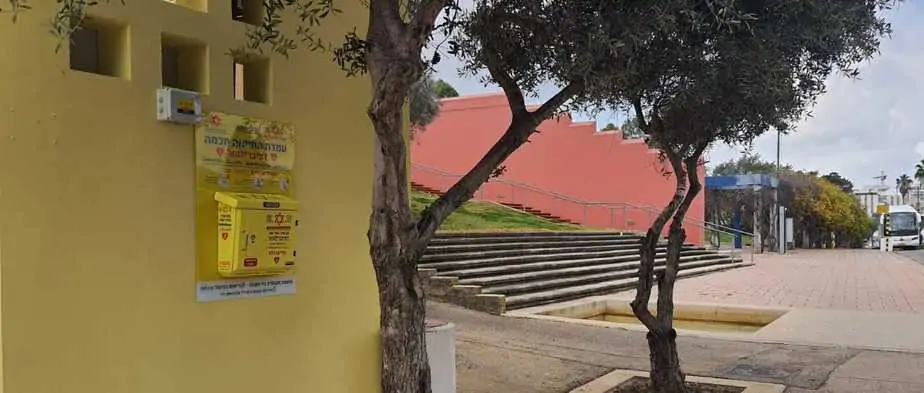 עמדת החייאה חכמה בפארק הכושר בדרך הים (צילום דוברות מד"א)