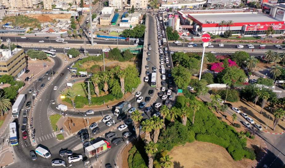 עומסים בצמוד למפעל קוקה קולה (צילום דוברות העירייה)