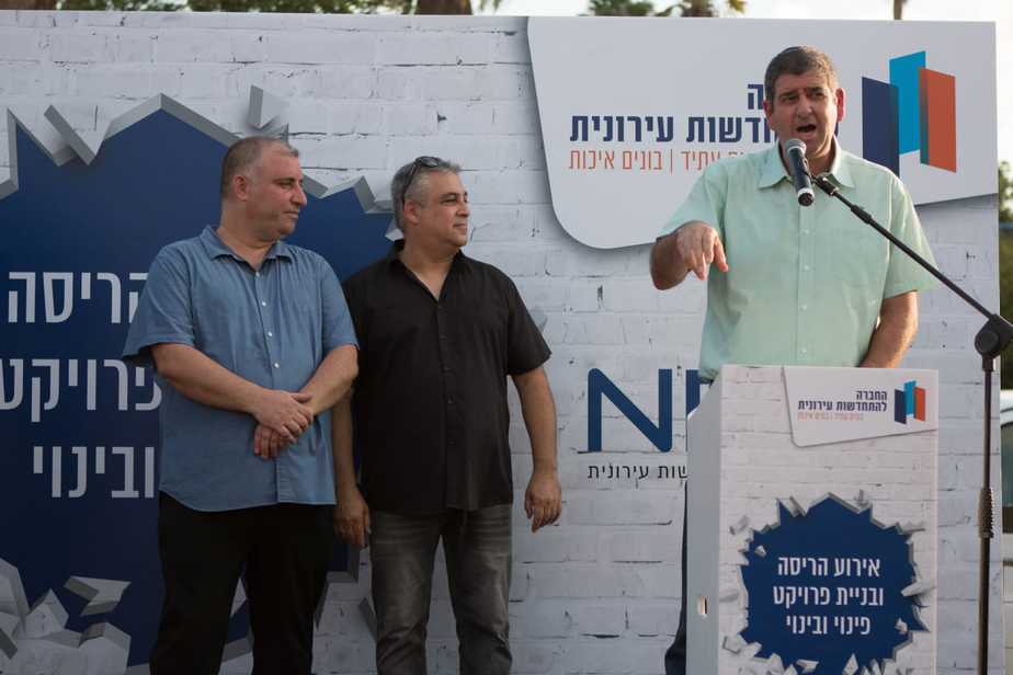 מימין לשמאל: יוסי ברודני, טל גולדשטיין ועמי כחלון. צילום: Falcon