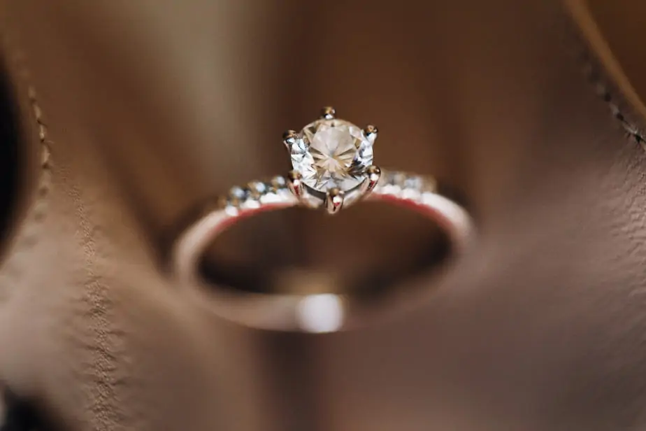 ביי פוסט –  freepil engagement-ring-with-diamond