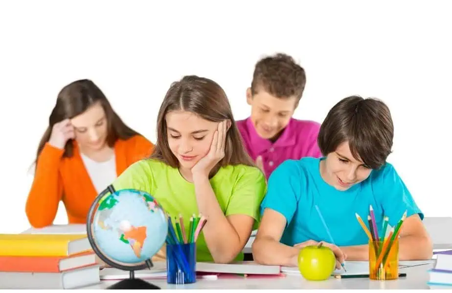יהוד תקיים מפגשי חשיבה חדשניים בין כלל גורמי החינוך כחלק מפרויקט "עיר יצירתית". צילום אילוסטרציה canva