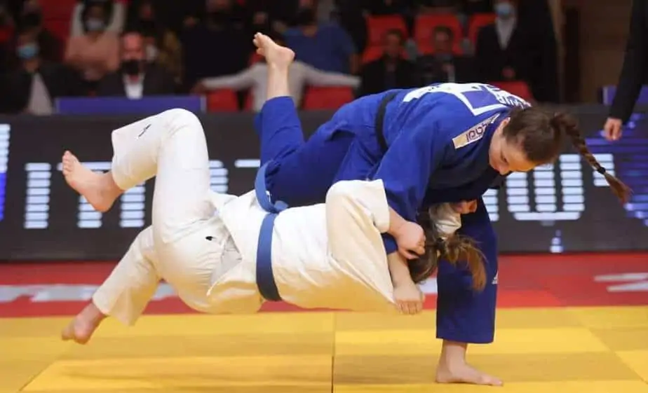 ענבר לניר מול מיכל אלפנדרי. צילום: אורן אהרוני, באדיבות טל דרור, איגוד הג'ודו בישראל