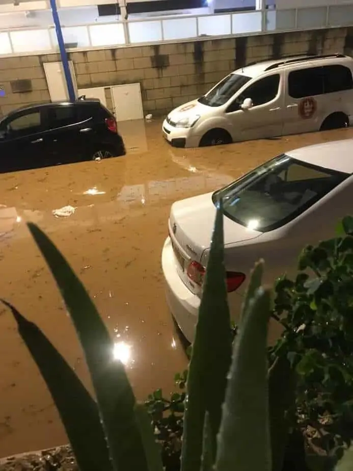 הצפה ברחוב הגליל באור יהודה. צילום: מילי כתב
