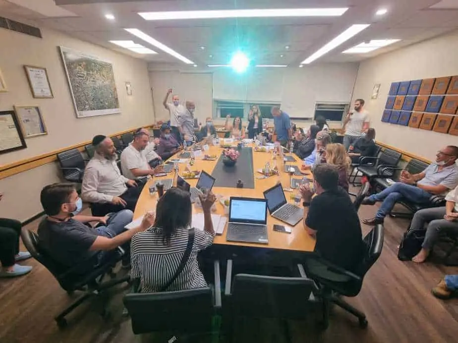 ישיבת מועצה בגני תקווה. צילום: דוברות מועצת גני תקווה