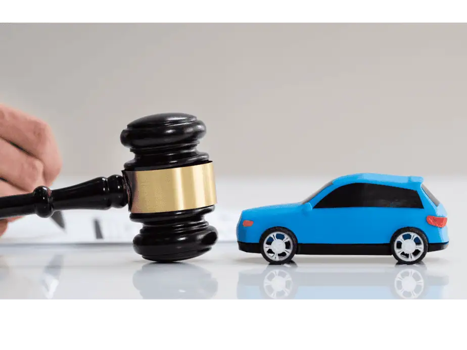 עורכי דין מומלצים לתאונות דרכים בפתח תקווה לשנת 2022. צילום אילוסטרציה: canva