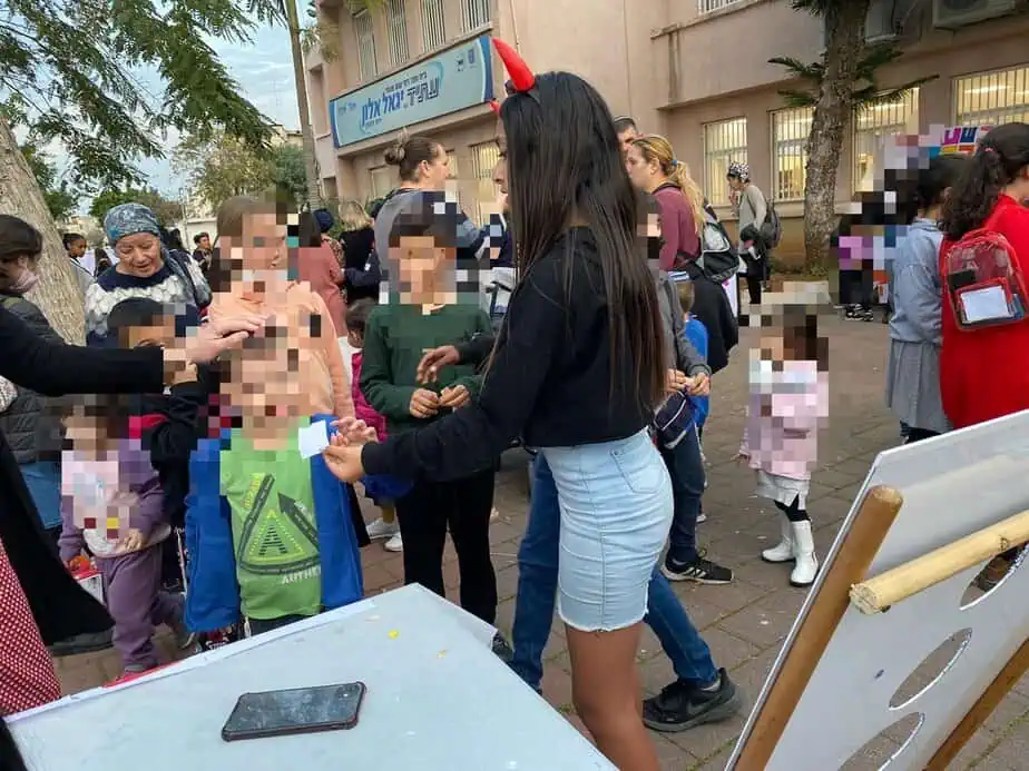 תלמידי בית הספר עתיד יגאל אלון יהוד. צילום: רותם מוצ'ה