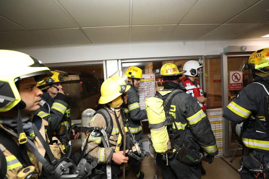 שריפה בביה”ח תל השומר. צילום: תיעוד מבצעי כב”ה, אבנר בן מנחם