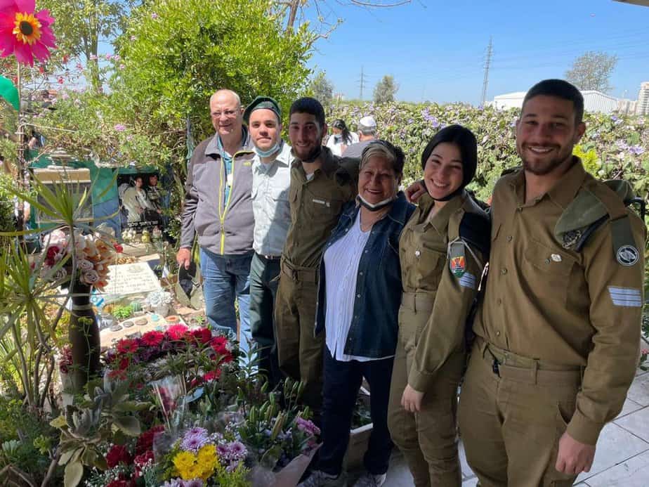 משפחתו של סמ"ר יוסי טלבי ז"ל. צילום: באדיבות המשפחה