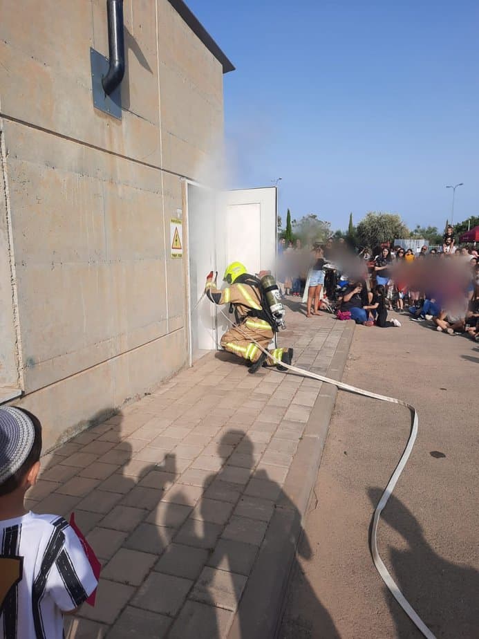 ימי קהילה והסברה בסימן ל"ג בעומר בתחנת כבאות בקעת אונו. צילום: דוברות כבאות והצלהמחוז דן