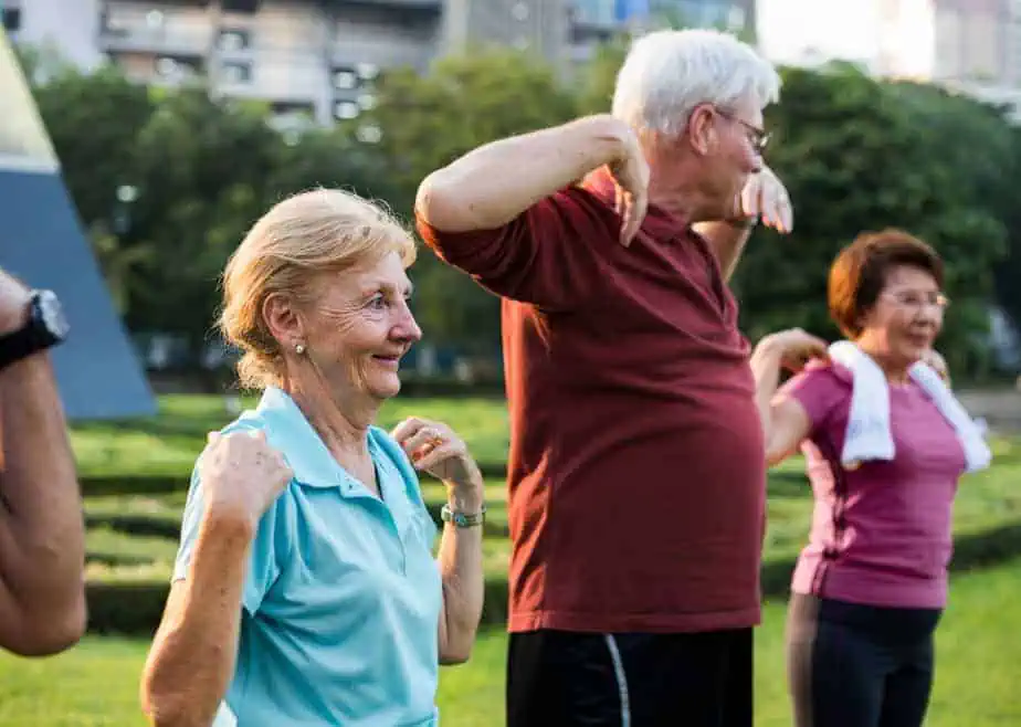 ביי פוסט צילום freepiksenior-adult-exercise-fitness-strength