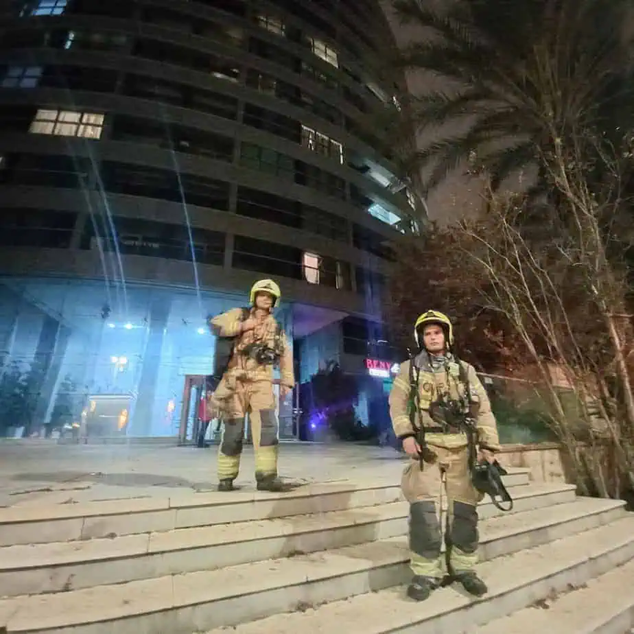 שריפה פרצה בדירה בגבעת שמואל. קרדיט: תיעוד מבצעי, כבאות והצלה מחוז דן