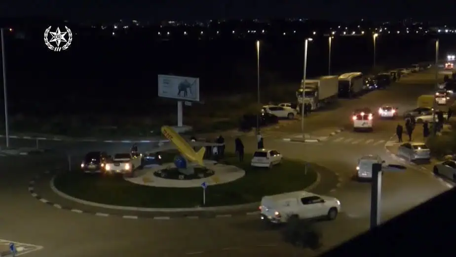 מבצע אכיפה כנגד מירוצי מכוניות פיראטיים באיירפורט סיטי. צילום דוברות המשטרה