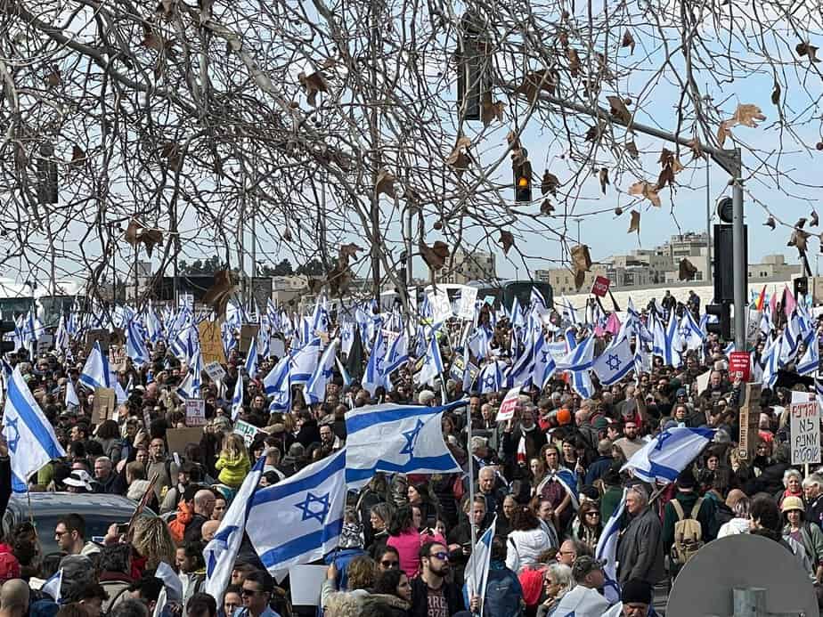 תושבי גני תקווה יצאו להפגין בירושלים. צילום באדיבות המפגינים