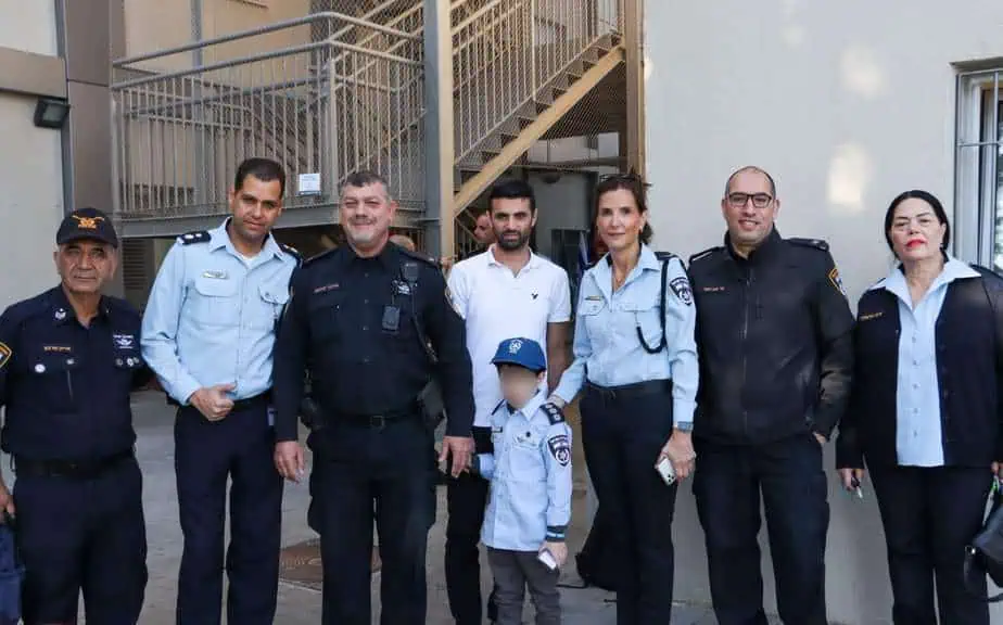 ניידת המשאלות של משטרת ישראל. צילום: דוברות המשטרה