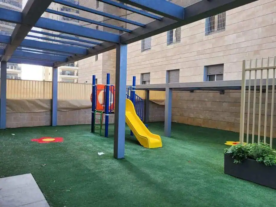 חצר גן הילדים בקריית אונו. צילום פרטי