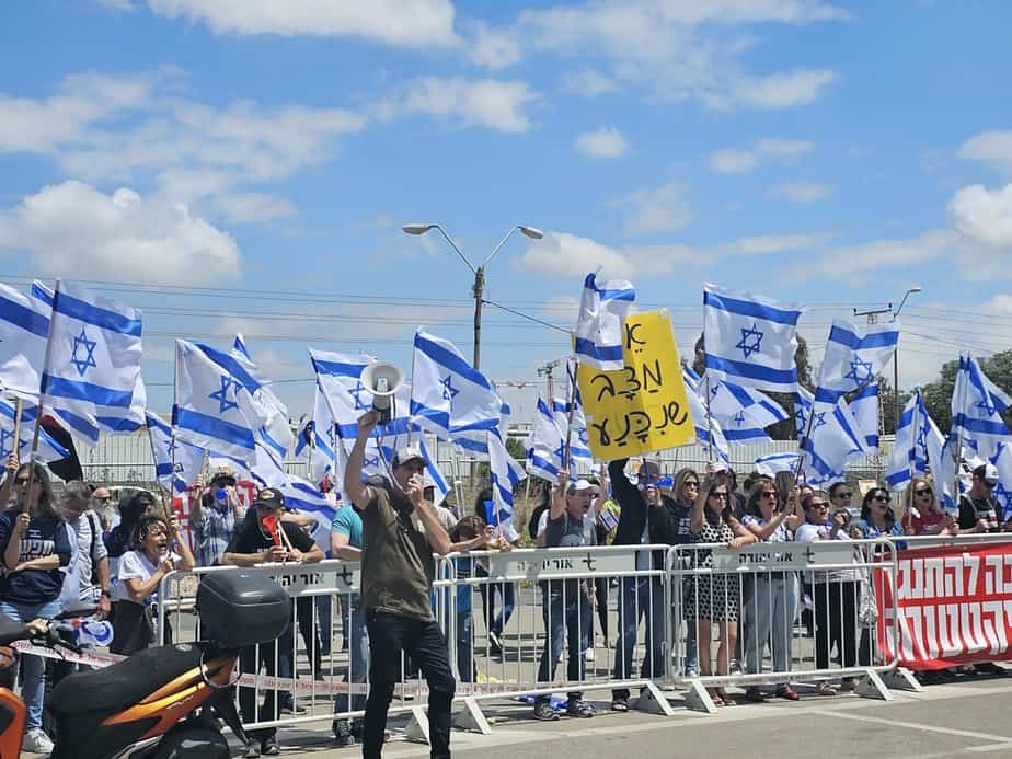 ההפגנה באור יהודה מול יואב קיש. קרדיט ברק דור